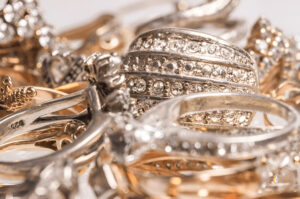 can you wear gold and silver together