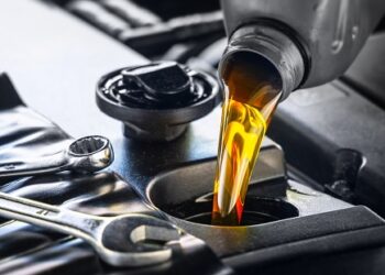 Lubricant Manufacturers in UAE and Their Role in Automotive Racing